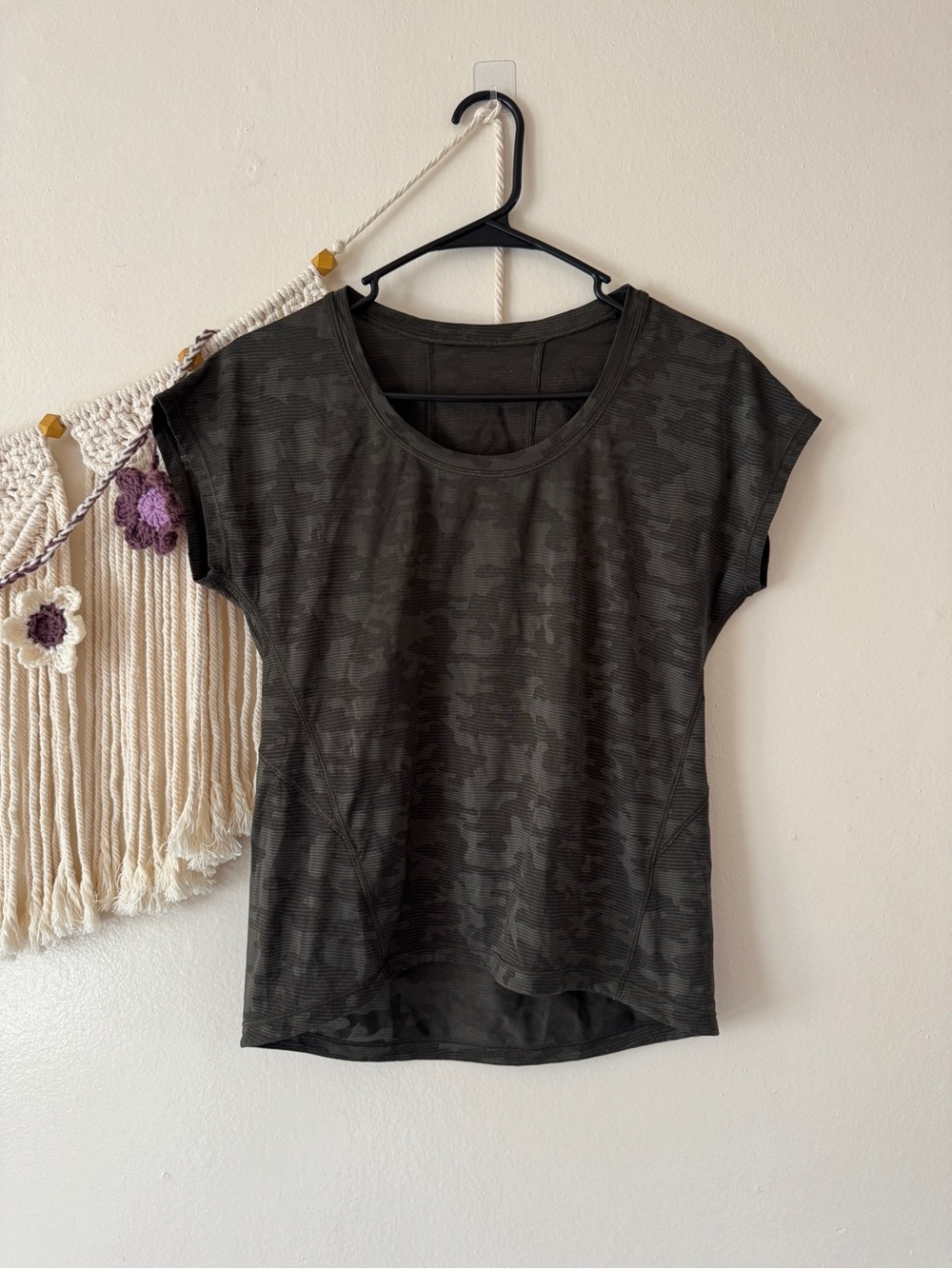 lululemon athletica Women's Short Sleeve Camo Tee - Black
